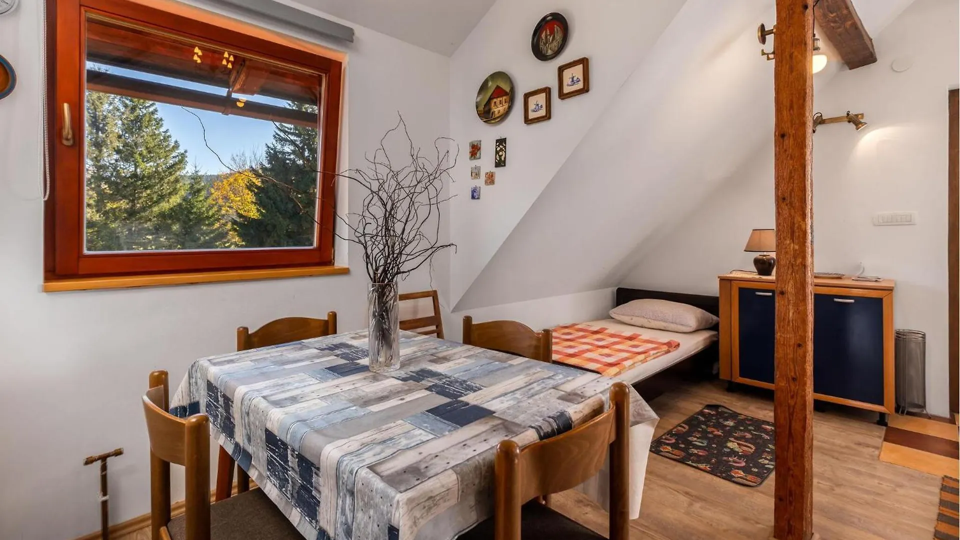 2 Bedroom Lovely Apartment In 라브나 고라 0*,